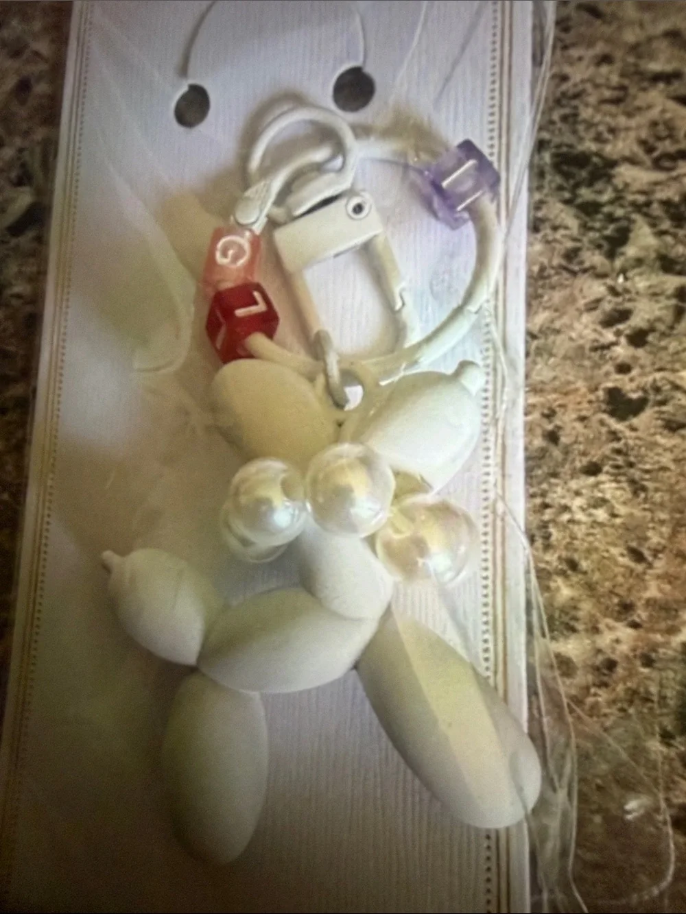 N/A white balloon